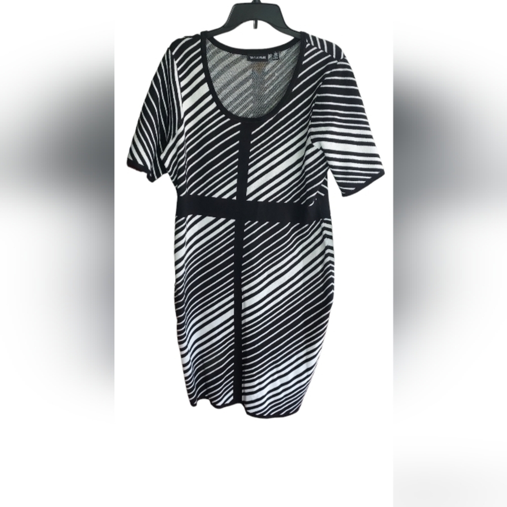 Nina Leonard knit black and white dress